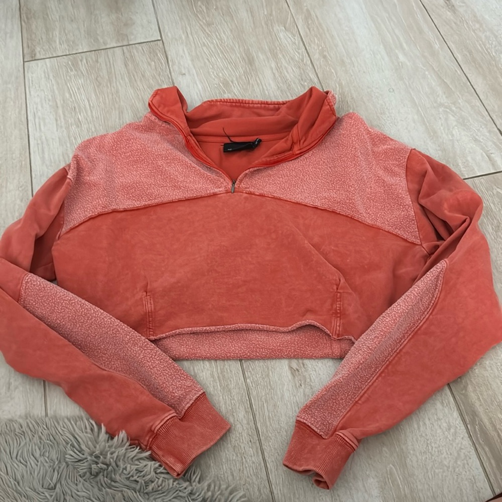 UO orange cropped crewneck - Picture 1 of 1